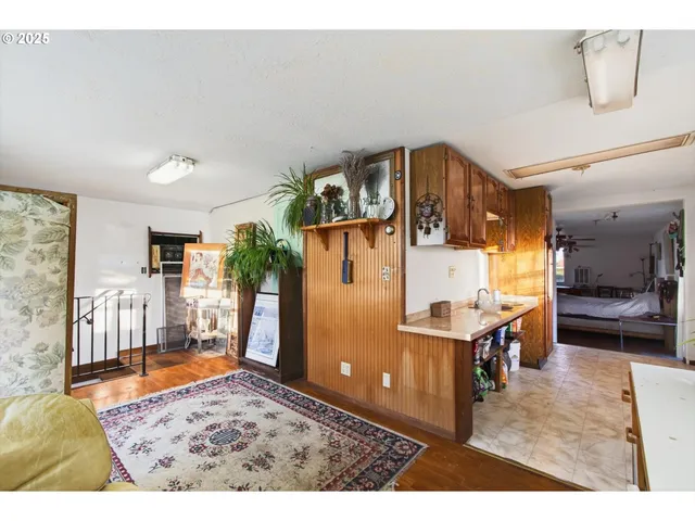 $900,000 | 50316 Columbia River Highway, Scappoose, OR 97056