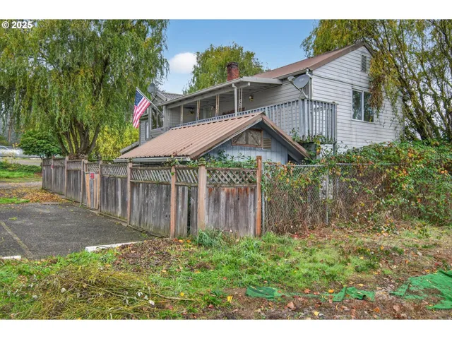 $900,000 | 50316 Columbia River Highway, Scappoose, OR 97056