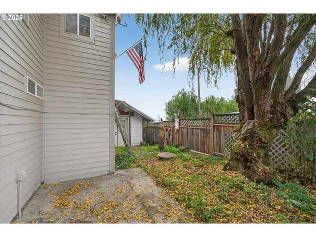 $900,000 | 50316 Columbia River Highway, Scappoose, OR 97056