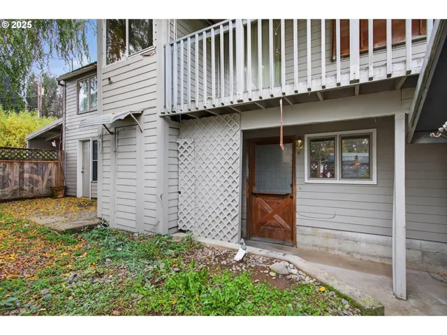 $900,000 | 50316 Columbia River Highway, Scappoose, OR 97056