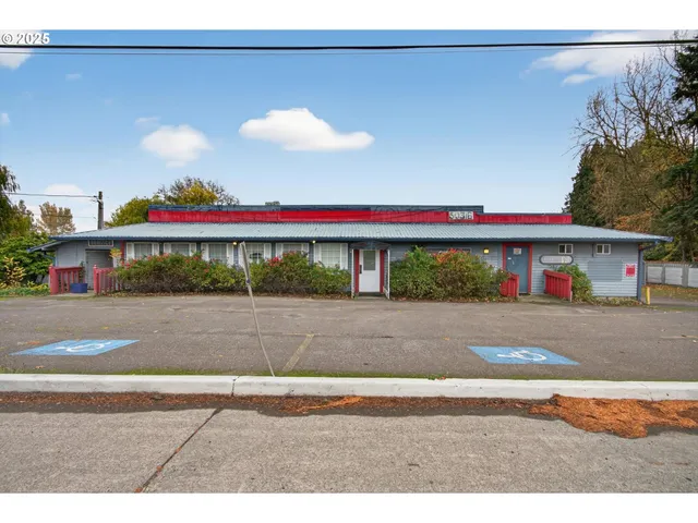 $900,000 | 50316 Columbia River Highway, Scappoose, OR 97056