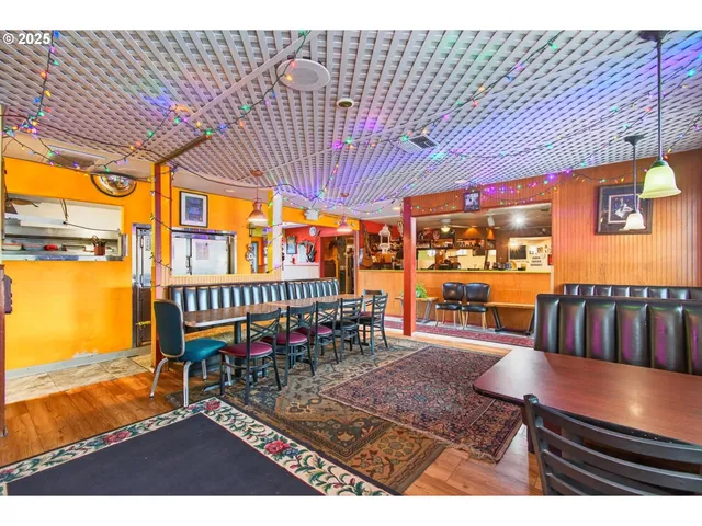 $900,000 | 50316 Columbia River Highway, Scappoose, OR 97056