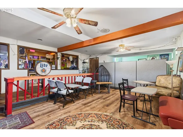 $900,000 | 50316 Columbia River Highway, Scappoose, OR 97056