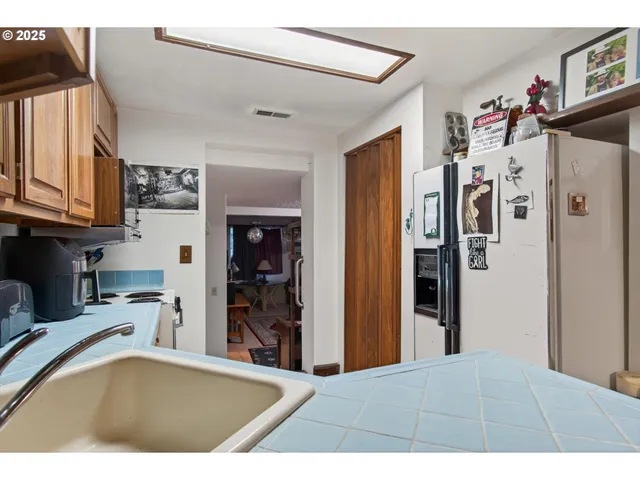 $900,000 | 50316 Columbia River Highway, Scappoose, OR 97056