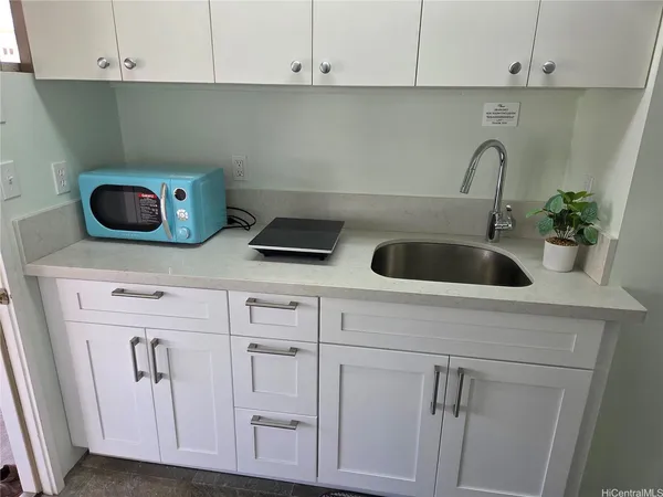 $1,800 | 98-383 Pono Street, Unit B, Aiea, HI 96701