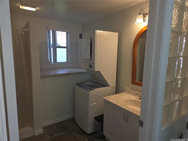 $1,800 | 98-383 Pono Street, Unit B, Aiea, HI 96701