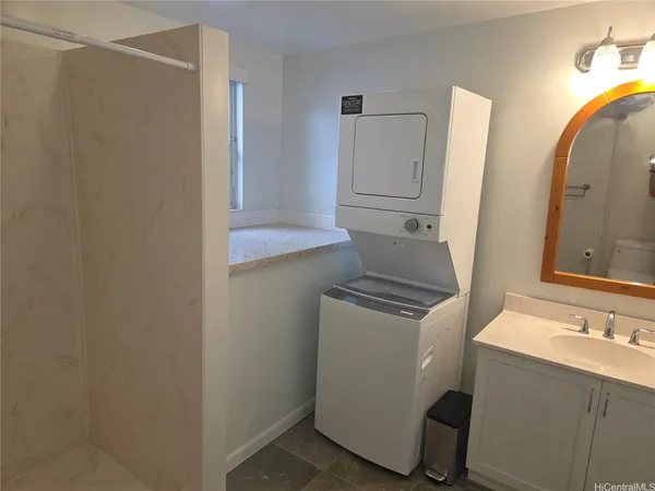 $1,800 | 98-383 Pono Street, Unit B, Aiea, HI 96701