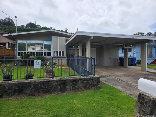 $1,800 | 98-383 Pono Street, Unit B, Aiea, HI 96701