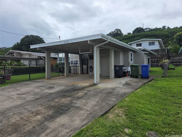 $1,800 | 98-383 Pono Street, Unit B, Aiea, HI 96701