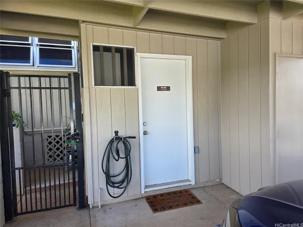 $1,800 | 98-383 Pono Street, Unit B, Aiea, HI 96701