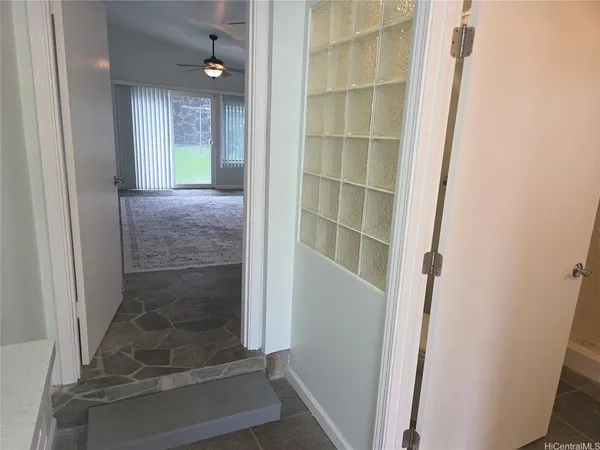 $1,800 | 98-383 Pono Street, Unit B, Aiea, HI 96701