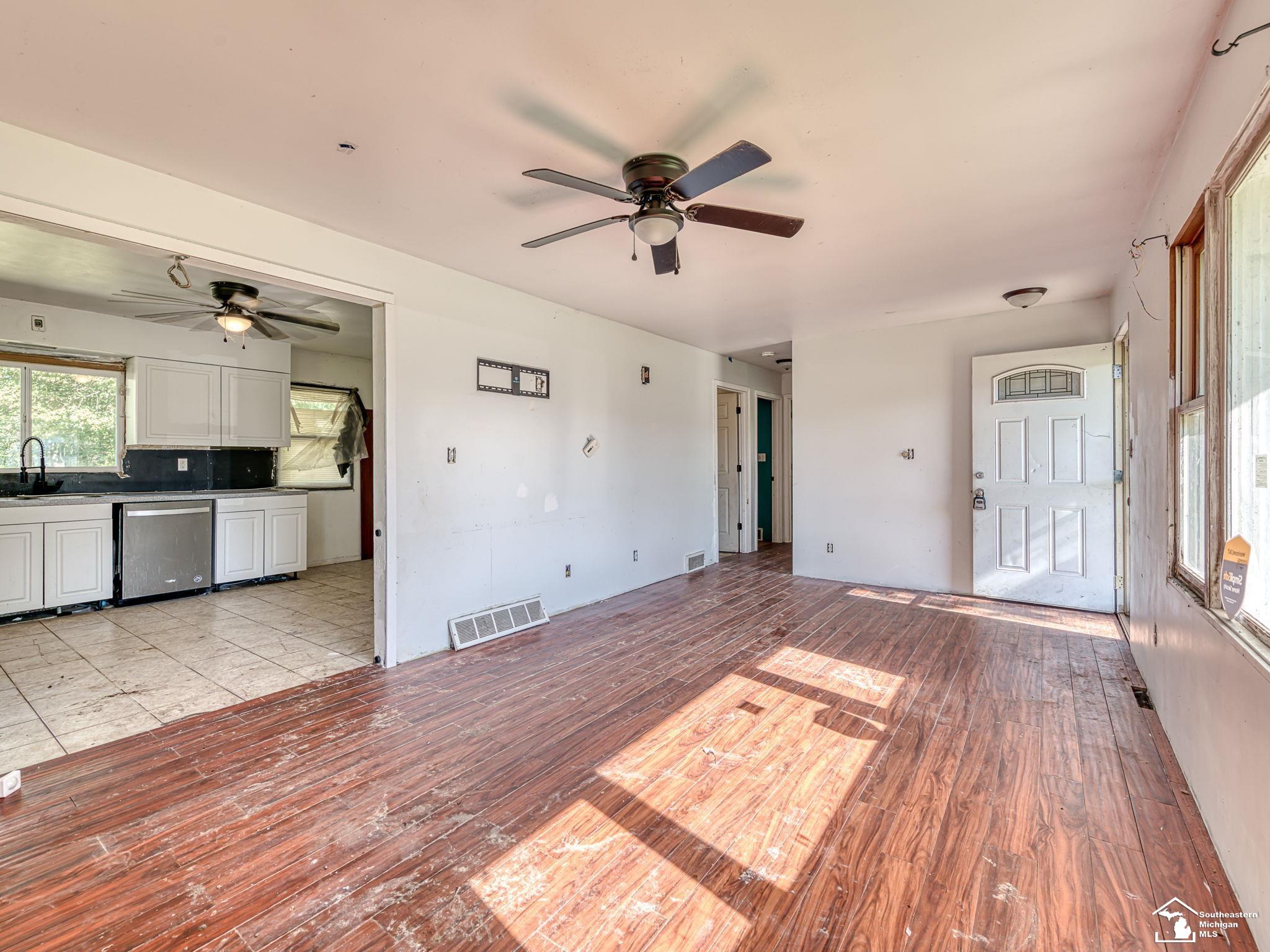 13781 Laplaisance Road Monroe, MI 48161 - Photo 5 of 26 Gallery Image 5