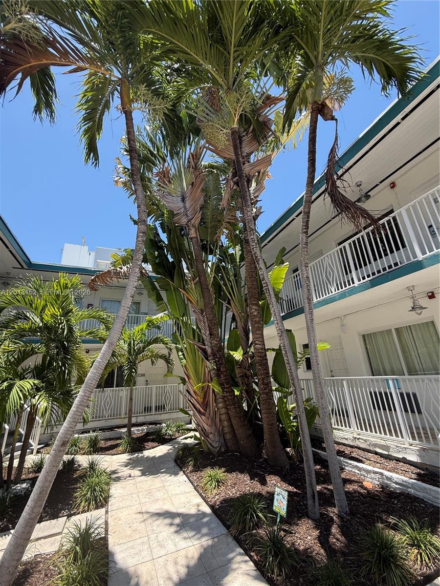 7710 Harding Avenue, Unit 7 Miami Beach, FL 33141 - Photo 3 of 9