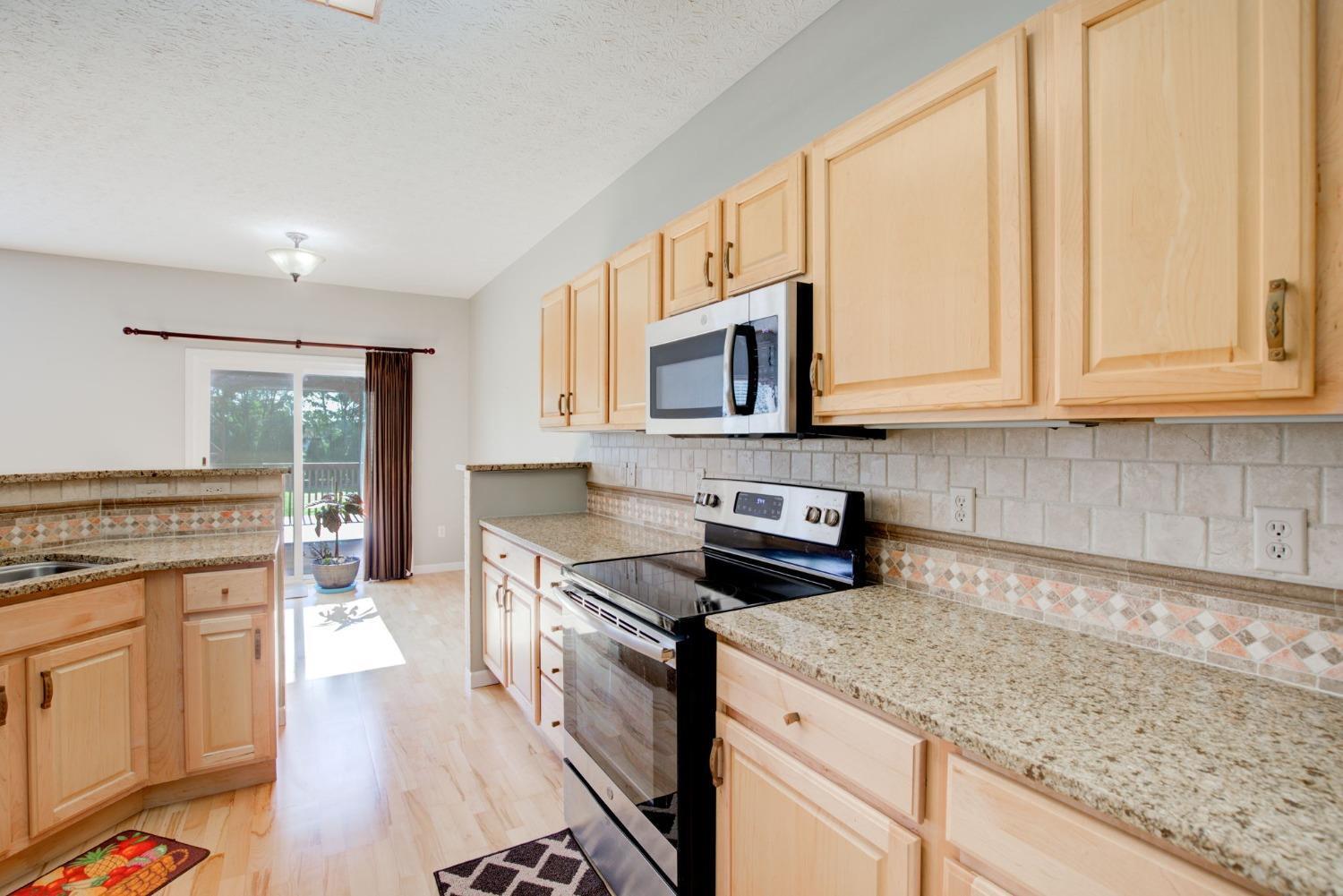 7284 Hunters Ridge Lane Cincinnati, OH 45247 - Photo 8 of 33 Gallery Image 8