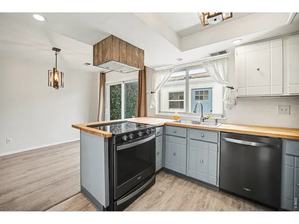 $432,000 | 474 South Carr Street, Lakewood, CO 80226