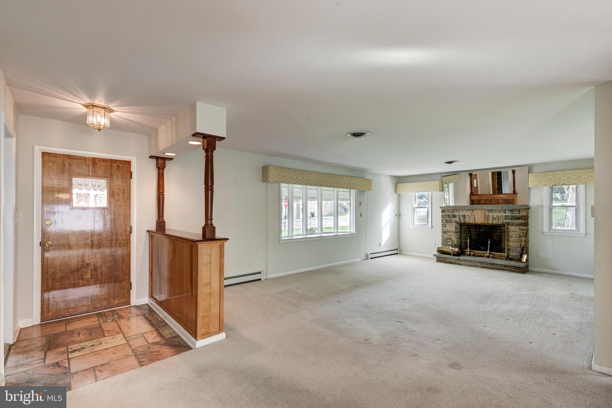 101 Blue Ridge Avenue New Windsor, MD 21776 - Photo 2 of 38 Front door entry way. Custom features throughout!