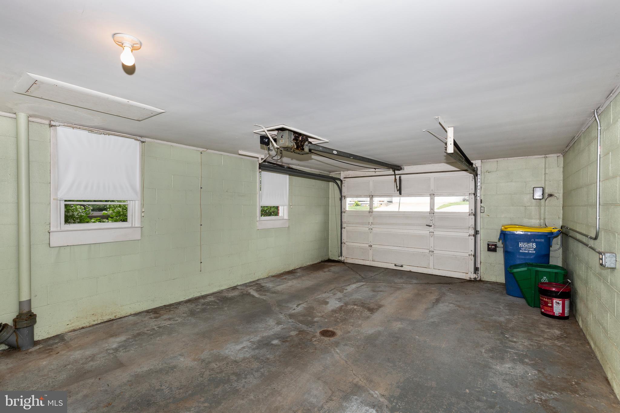 101 Blue Ridge Avenue New Windsor, MD 21776 - Photo 20 of 38 Large single car garage.