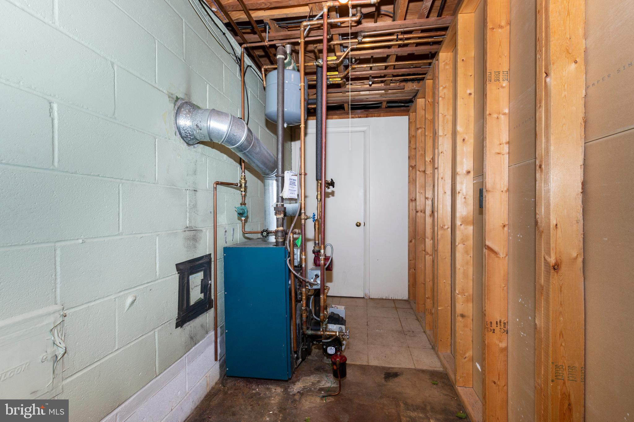 101 Blue Ridge Avenue New Windsor, MD 21776 - Photo 27 of 38 Utility room lower level.
