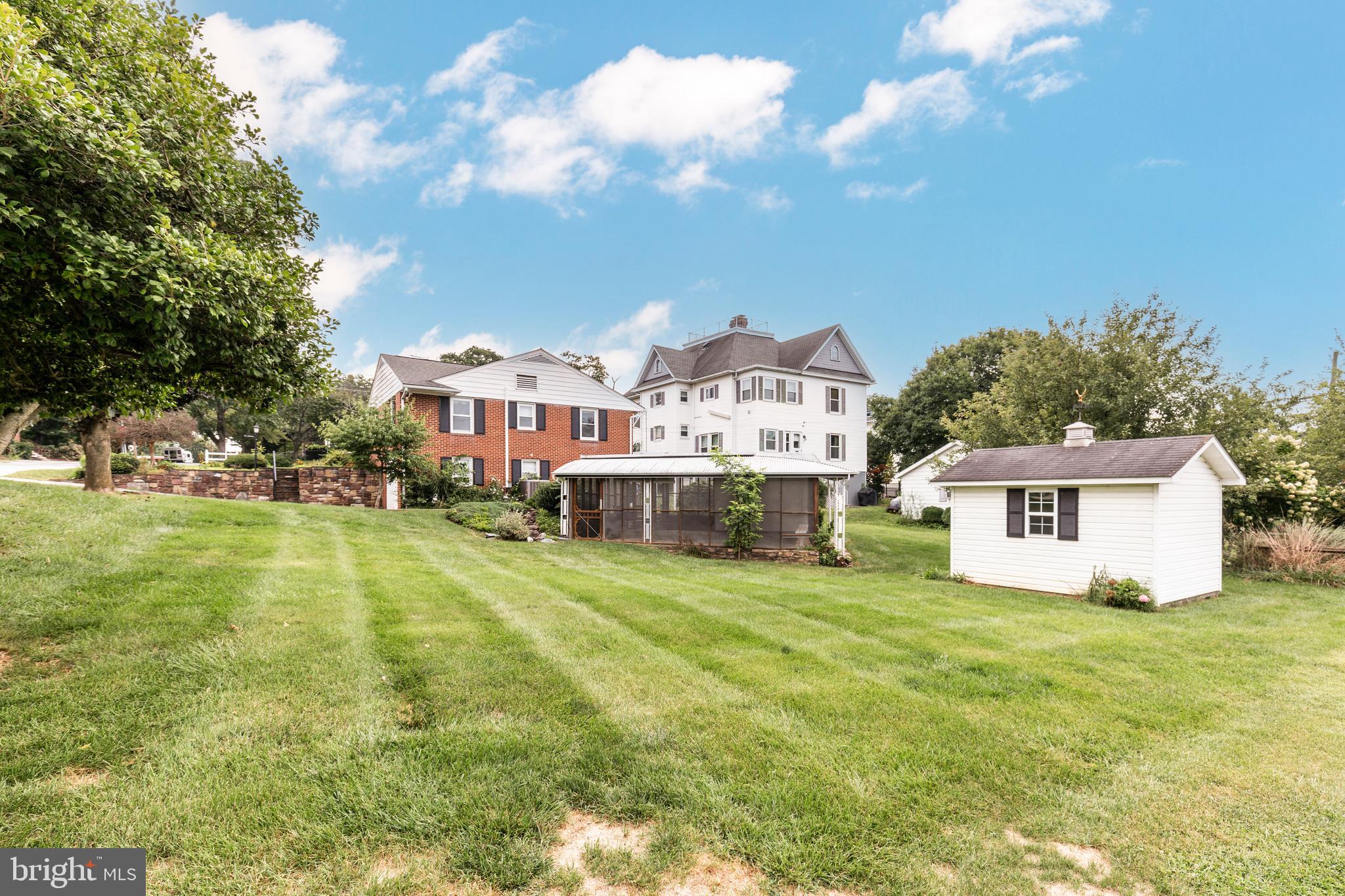 101 Blue Ridge Avenue New Windsor, MD 21776 - Photo 30 of 38 Just enough yard to plant and play!