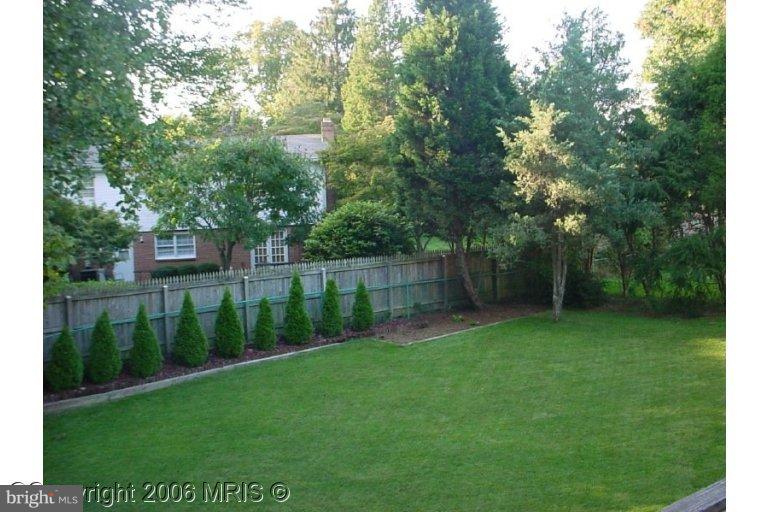 8716 Seven Locks Road Bethesda, MD 20817 - Photo 3 of 20 Back yard