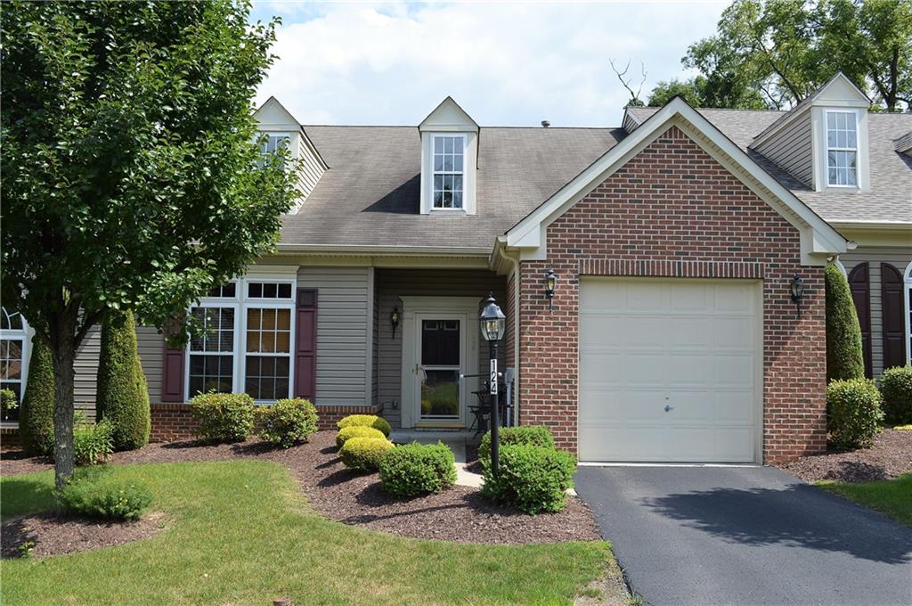 124 Park Place McKees Rocks, PA 15136 - Photo 1 of 25
