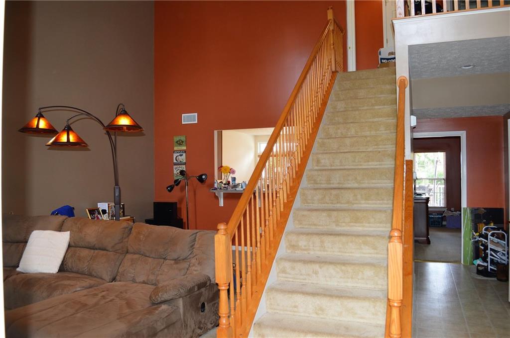 124 Park Place McKees Rocks, PA 15136 - Photo 3 of 25