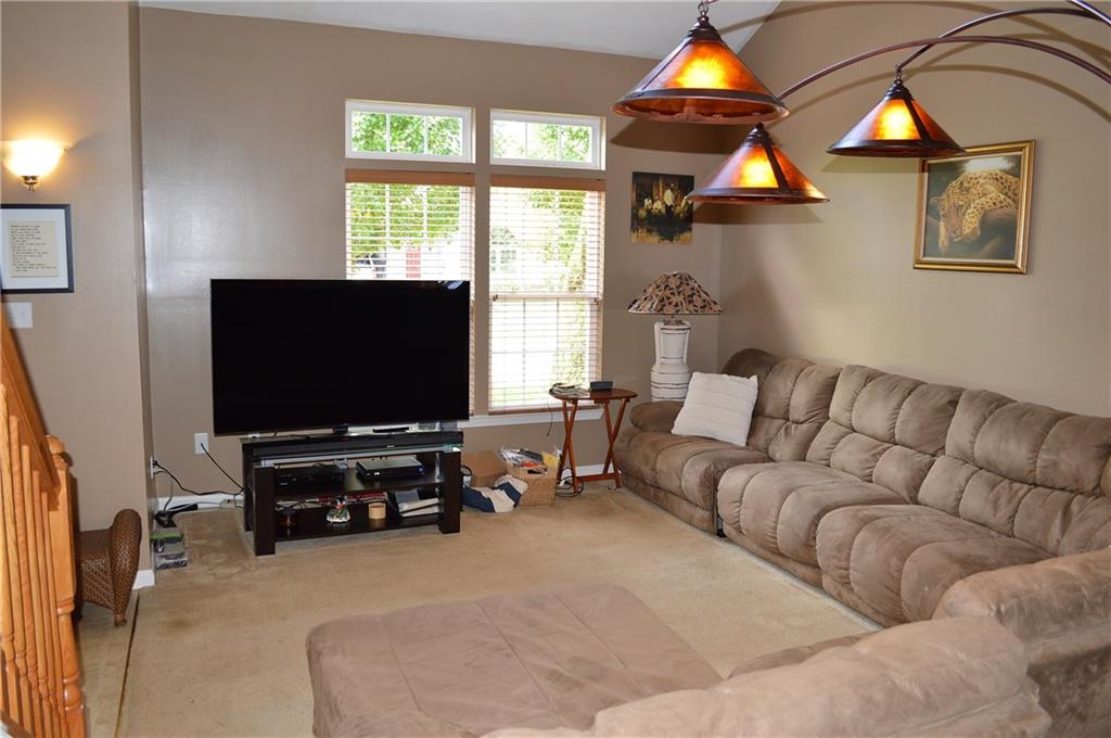 124 Park Place McKees Rocks, PA 15136 - Photo 5 of 25