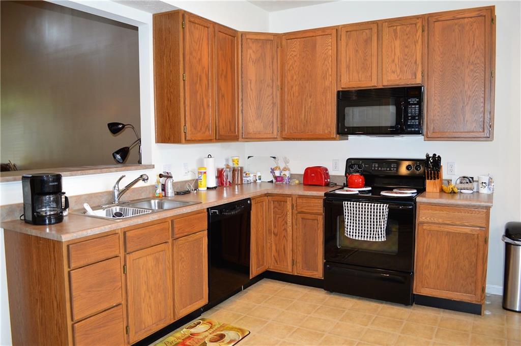 124 Park Place McKees Rocks, PA 15136 - Photo 9 of 25