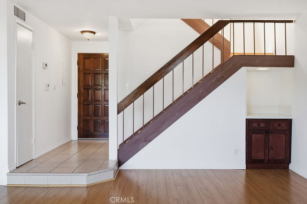 1000 East Windsor Road, Unit 9 Glendale, CA 91205 - Photo 7 of 19