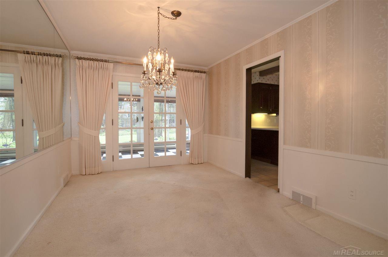 611 Shoreham Road Grosse Pointe Woods, MI 48236 - Photo 11 of 43