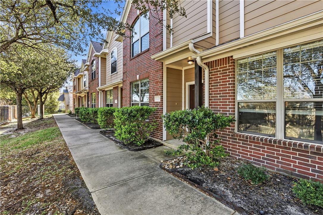 1000 Spring Loop, Unit 1105 College Station, TX 77840 - Photo 2 of 25 Convenient College Station Location