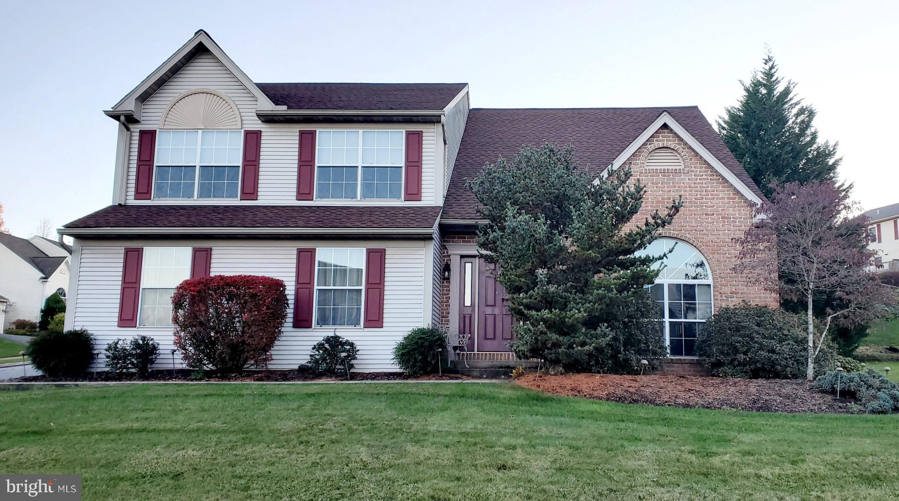 15 Rim View Lane Shillington, PA 19607 - Photo 2 of 25 Front view
