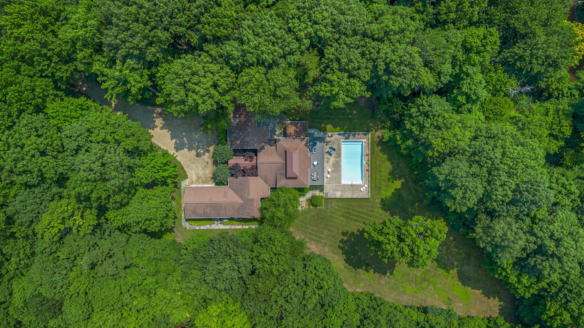 17138 River Bluff Drive, Unit 96 Union Pier, MI 49129 - Photo 80 of 89 an aerial view of a house with a yard
