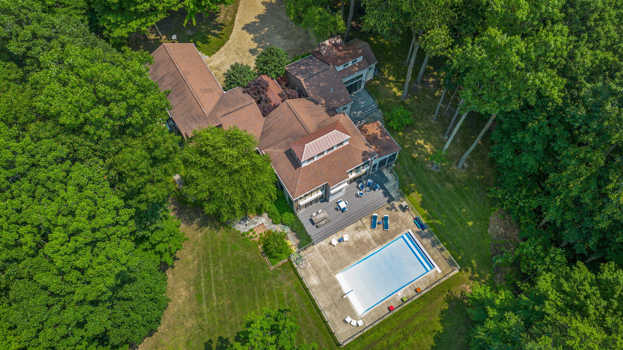17138 River Bluff Drive, Unit 96 Union Pier, MI 49129 - Photo 85 of 89 an aerial view of a house with a yard