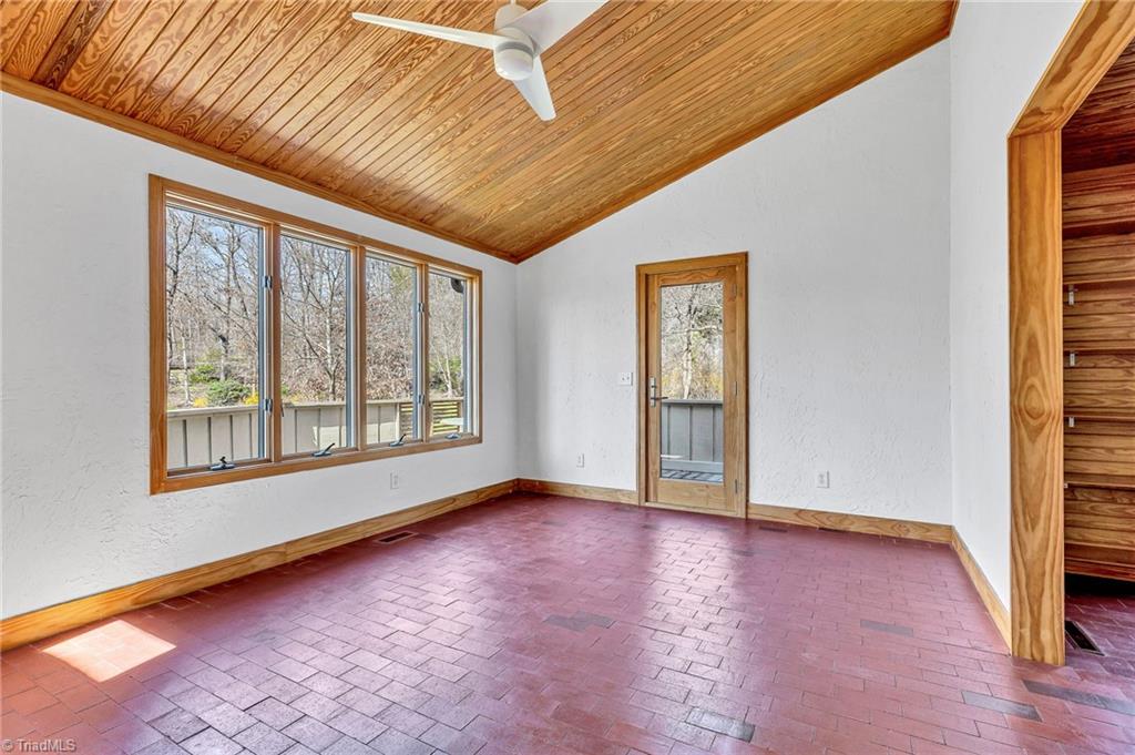 211 Canterbury Road High Point, NC 27262 - Photo 11 of 35 Gallery Image 11