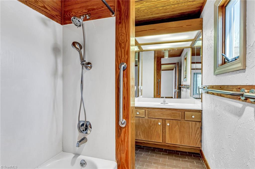 211 Canterbury Road High Point, NC 27262 - Photo 22 of 35 Gallery Image 22