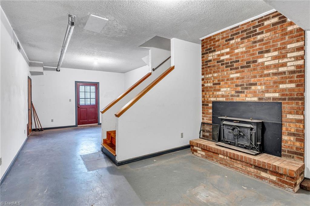 211 Canterbury Road High Point, NC 27262 - Photo 27 of 35 Gallery Image 27