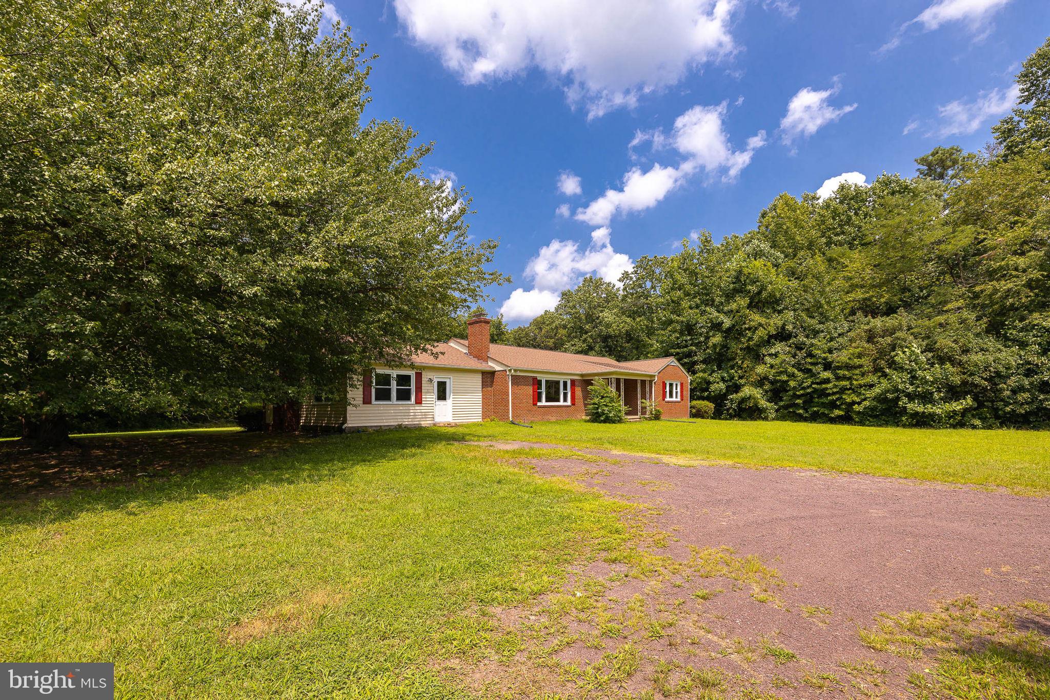 10103 Dahlgren Road King George, VA 22485 - Photo 6 of 29 Gallery Image 6