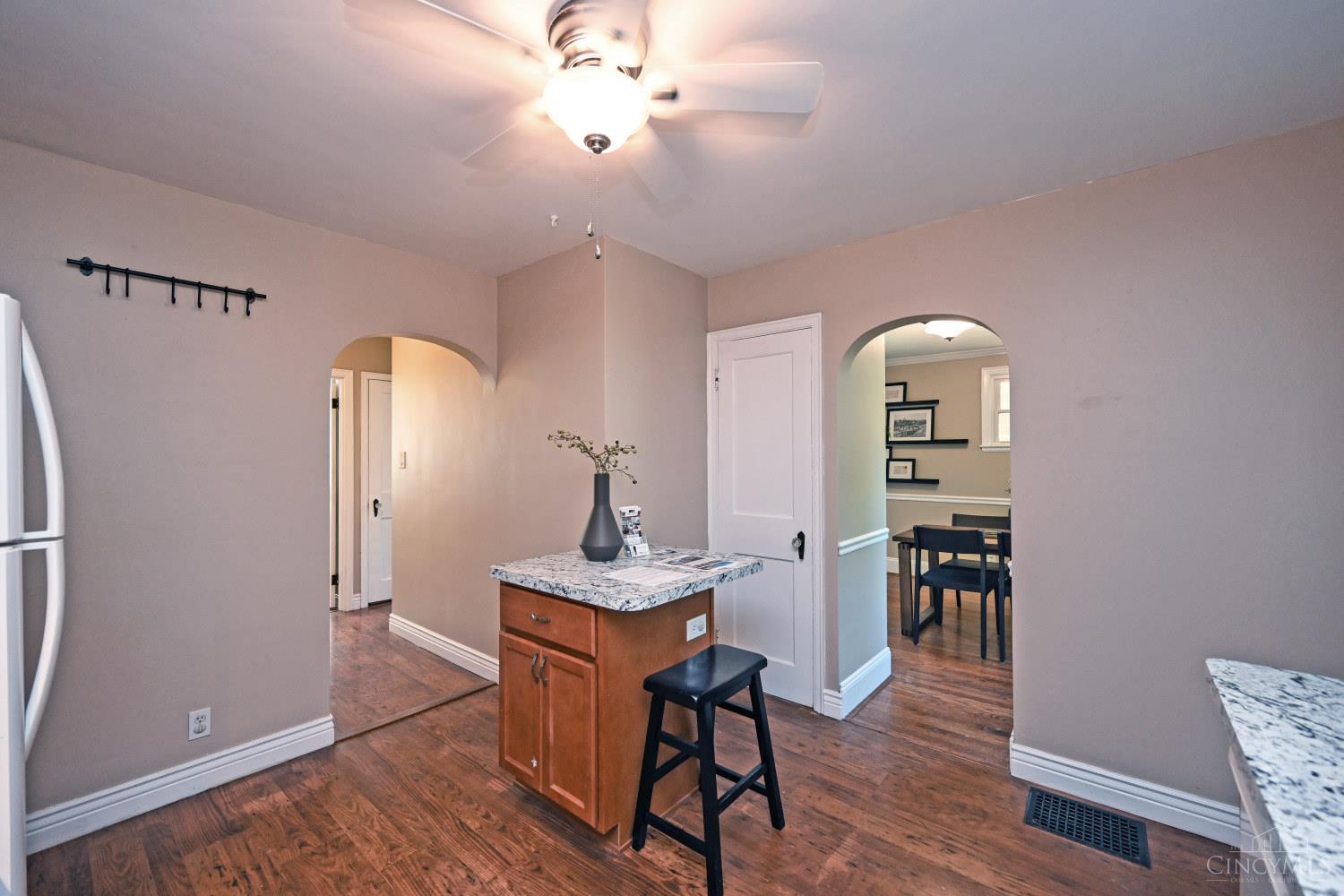 5587 Vogel Road Cincinnati, OH 45239 - Photo 18 of 42