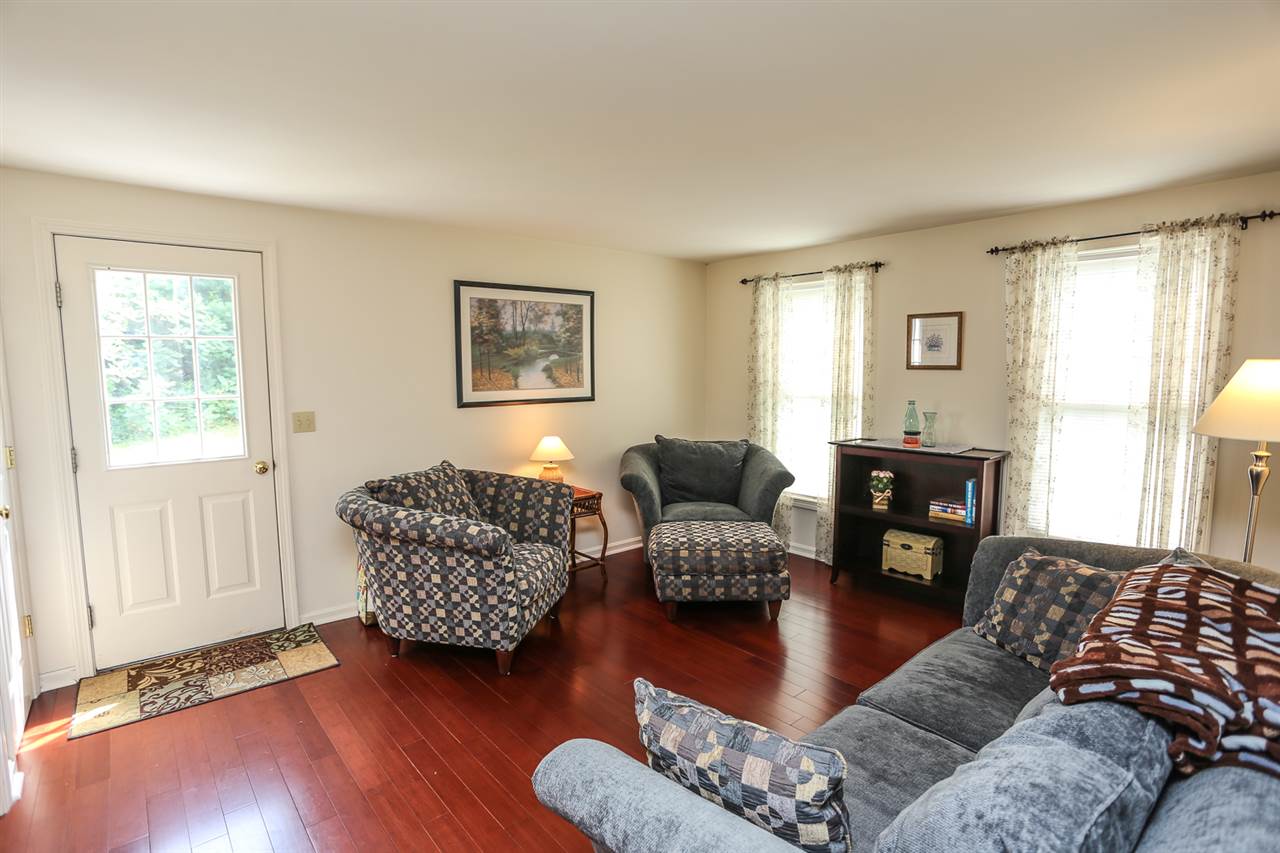 183 Robinson Road, Unit B Hudson, NH 03051 - Photo 2 of 32