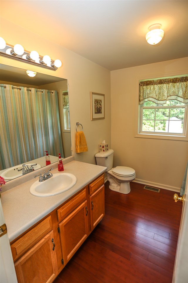 183 Robinson Road, Unit B Hudson, NH 03051 - Photo 14 of 32