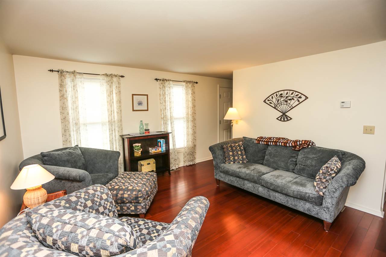 183 Robinson Road, Unit B Hudson, NH 03051 - Photo 3 of 32