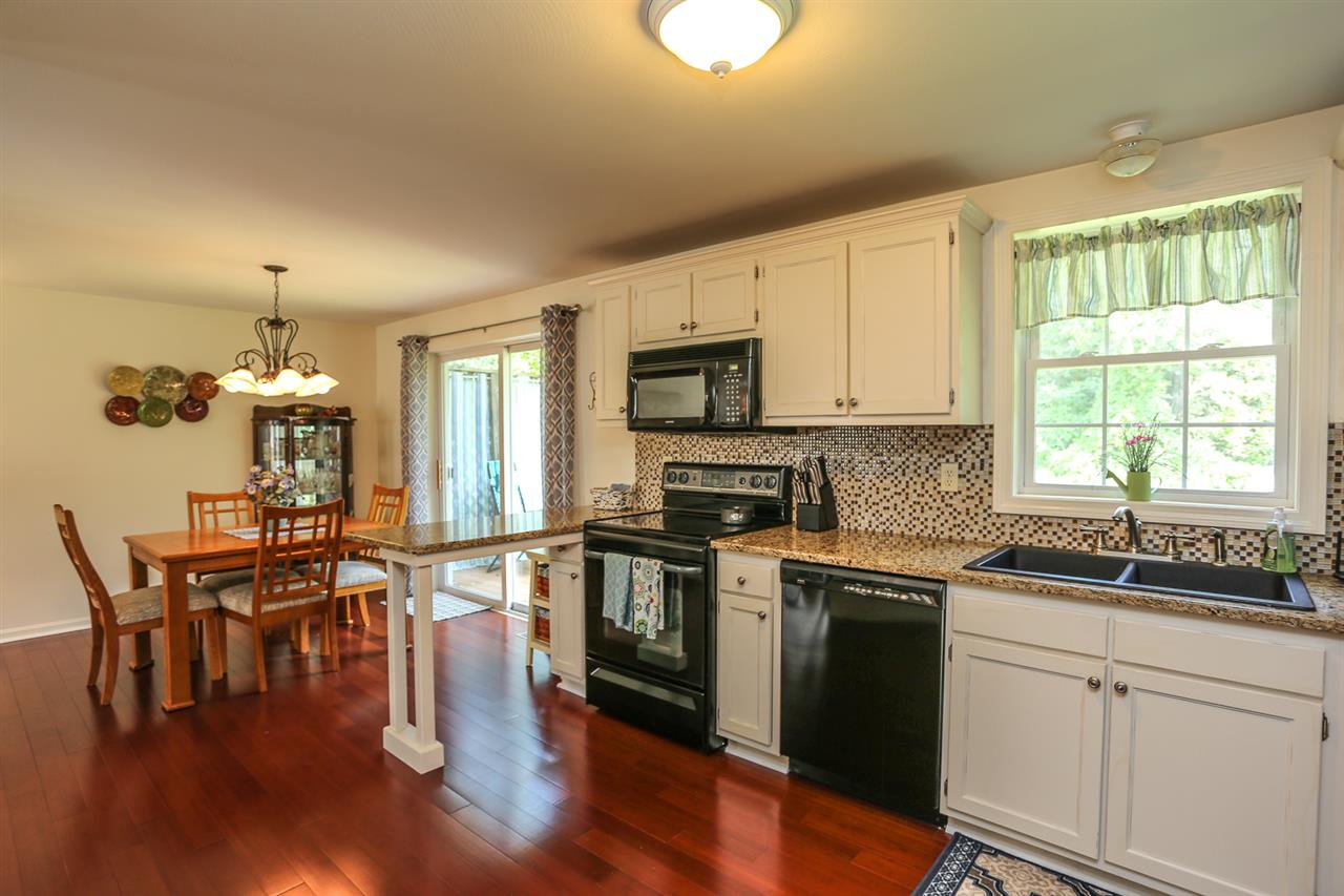 183 Robinson Road, Unit B Hudson, NH 03051 - Photo 6 of 32