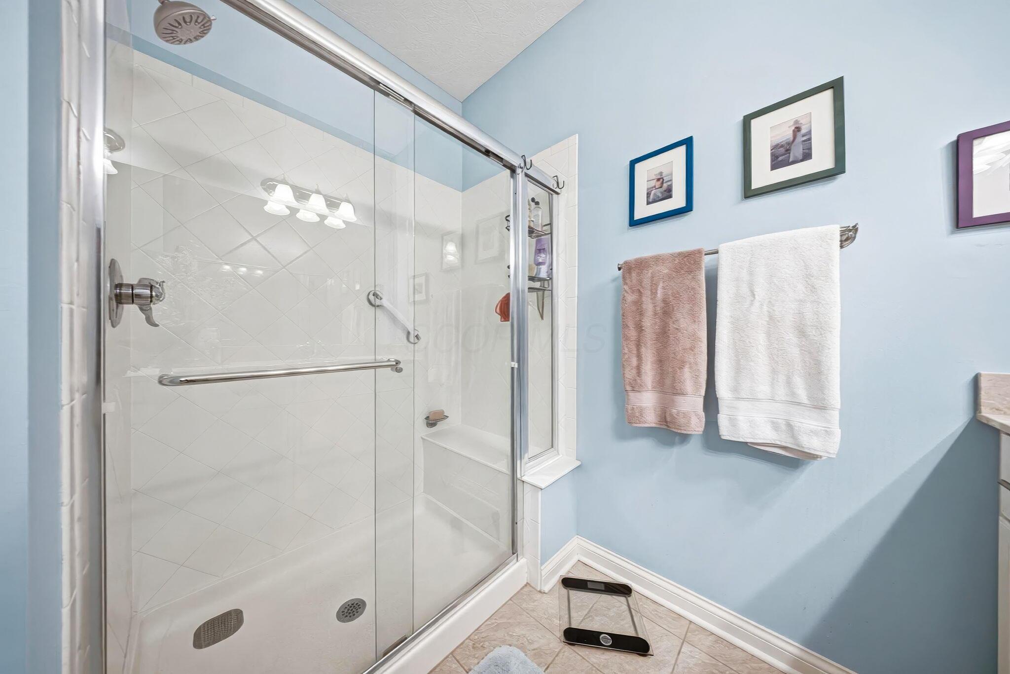 6183 Ray's Way, Unit 25 Hilliard, OH 43026 - Photo 40 of 88 Bathroom