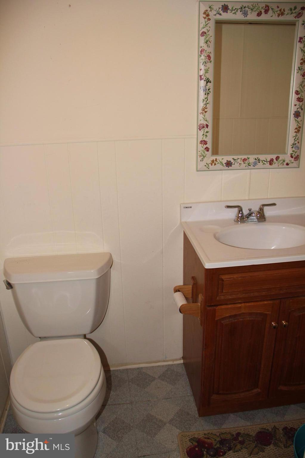 8702 School Road Baltimore, MD 21234 - Photo 18 of 23 Bath