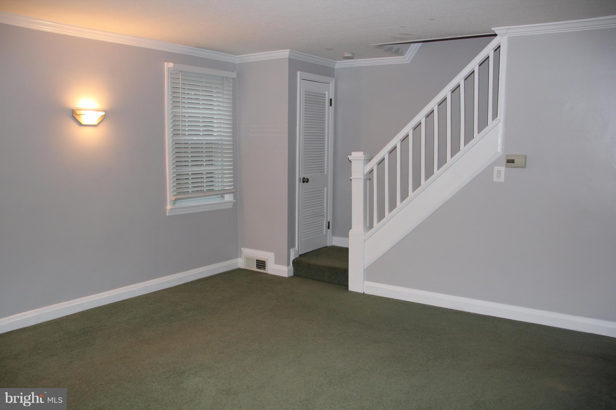 8702 School Road Baltimore, MD 21234 - Photo 3 of 23 Living Room