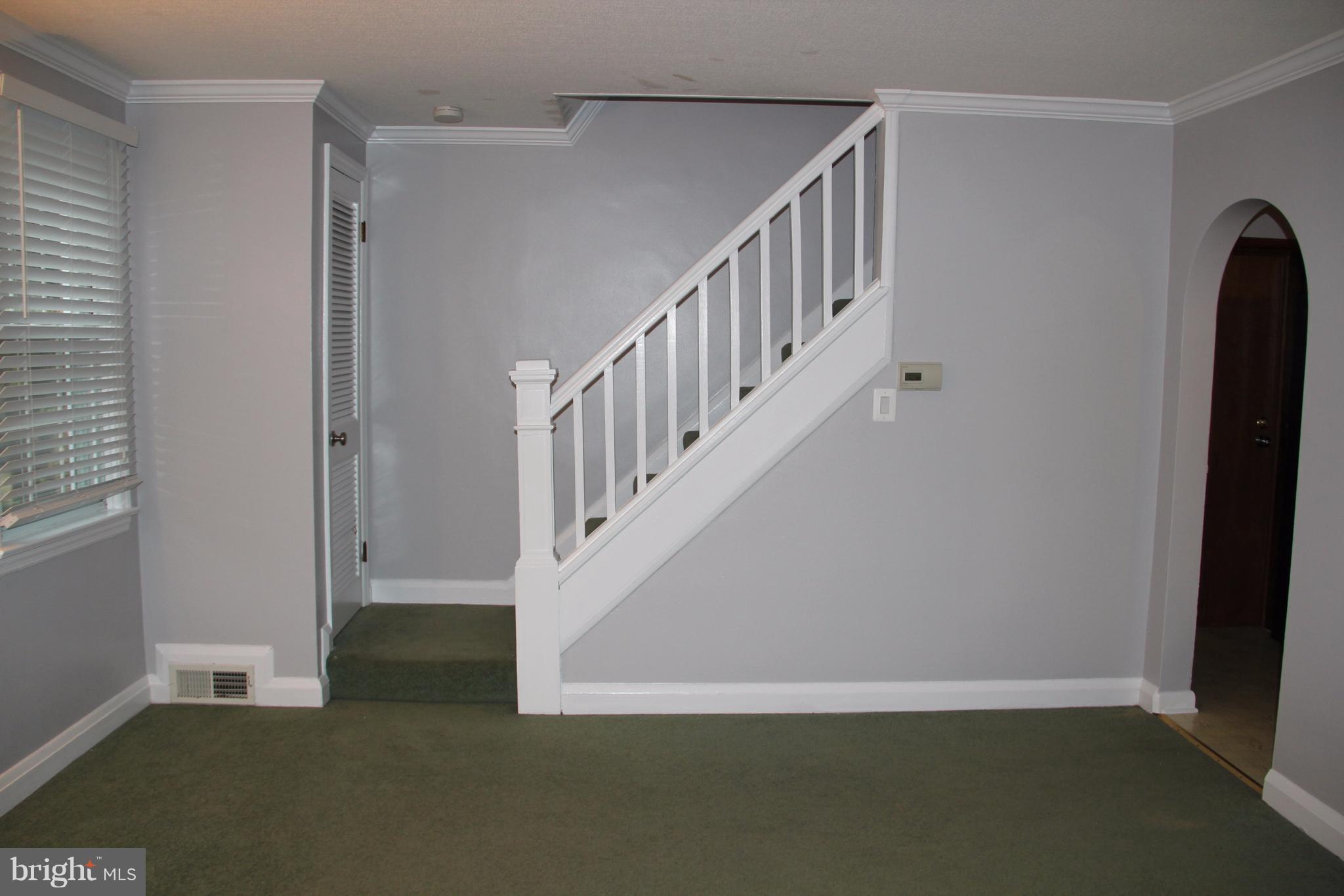 8702 School Road Baltimore, MD 21234 - Photo 4 of 23 Living Room