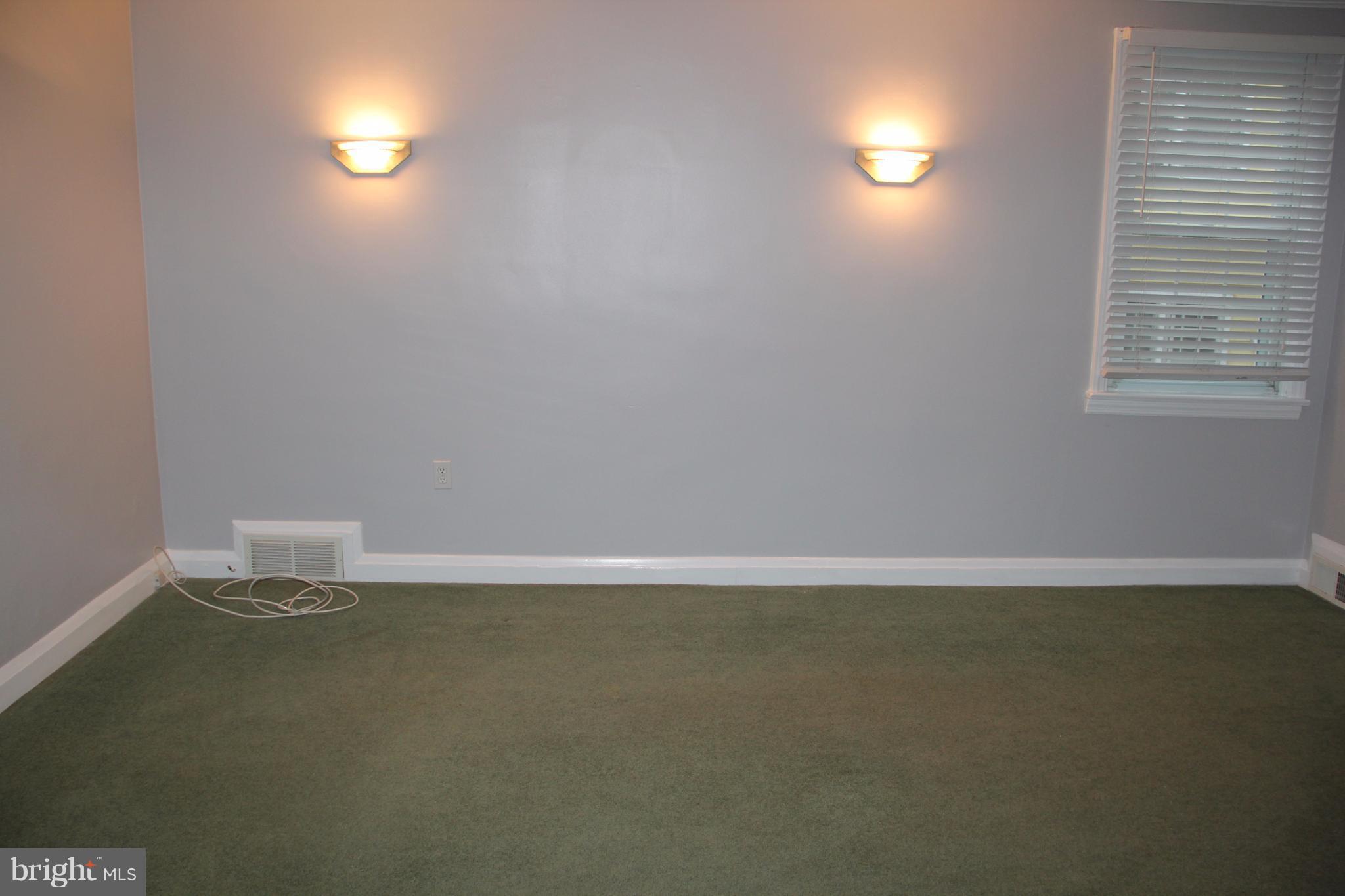 8702 School Road Baltimore, MD 21234 - Photo 5 of 23 Living Room