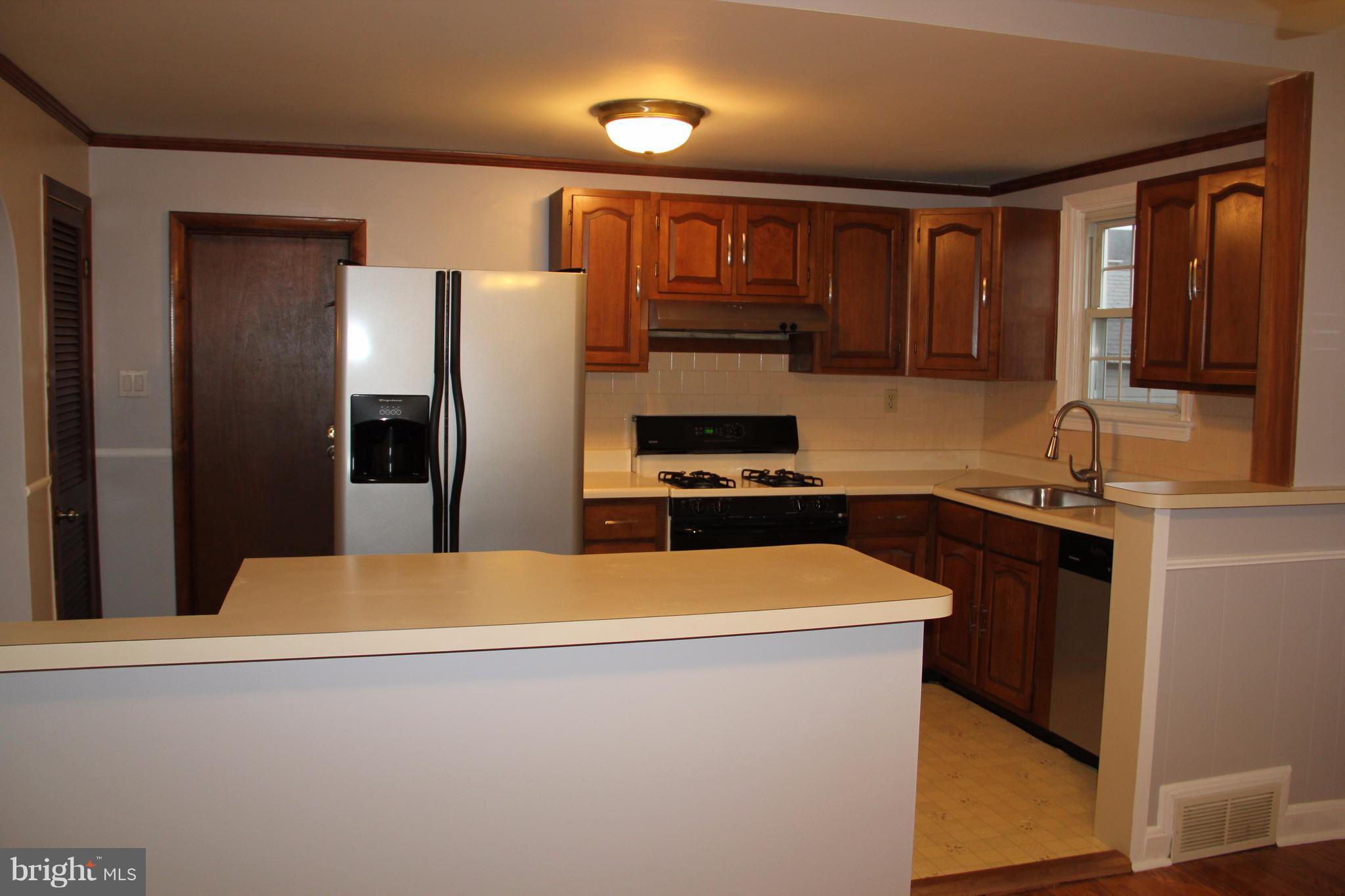 8702 School Road Baltimore, MD 21234 - Photo 9 of 23 Kitchen