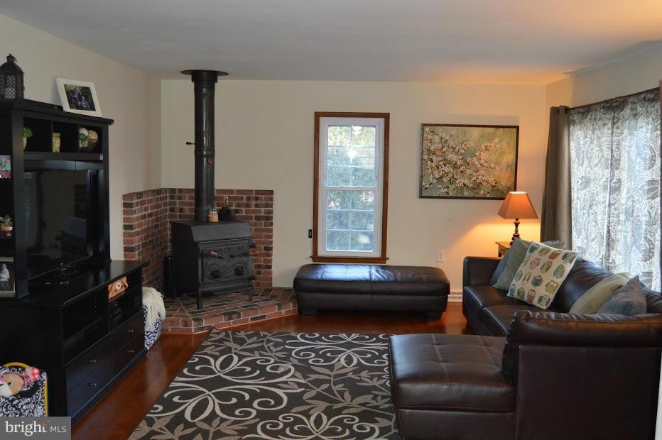 3746 Aldino Road Aberdeen, MD 21001 - Photo 8 of 23 Living Room